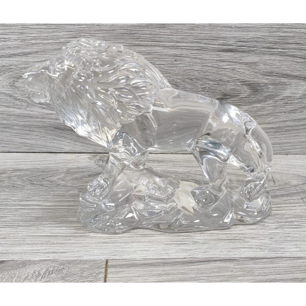 LION Princess House Wonders Of The Wild 24% Lead Crystal Clear Made In Germany